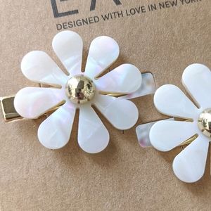 EACH Jewels Pearl and Gold Flower Barrettes